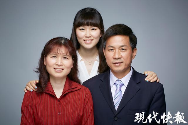 妈妈与非遗剪纸结缘女儿把剪纸搬进小学课堂
